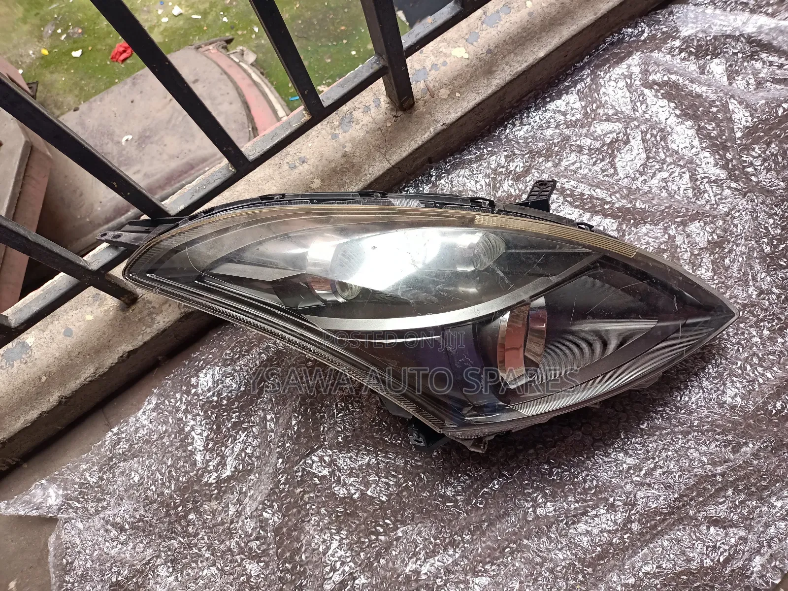 Swift 2012 Xenon Dark Headlight