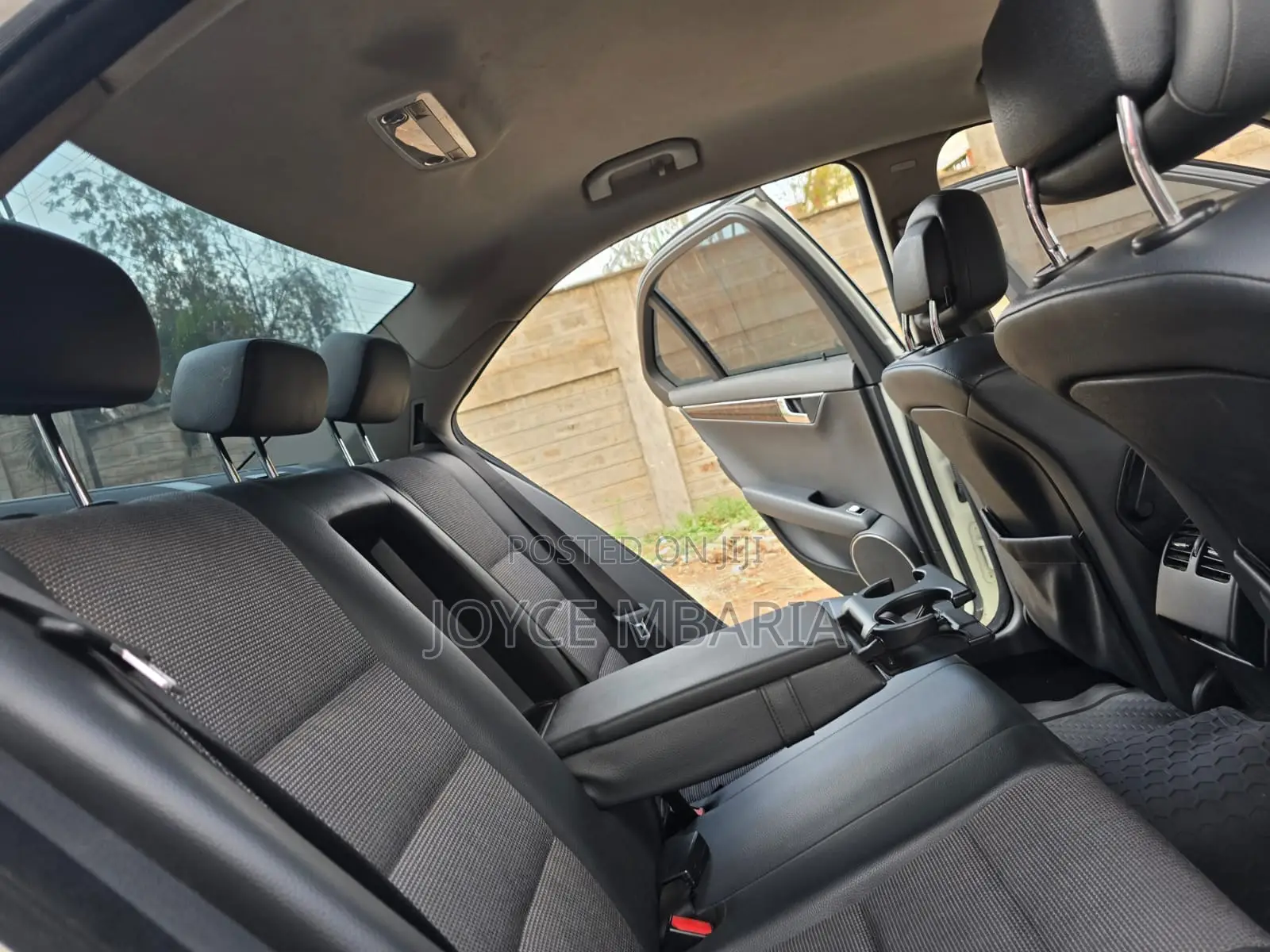 Mercedes-Benz C200 2010 Pearl