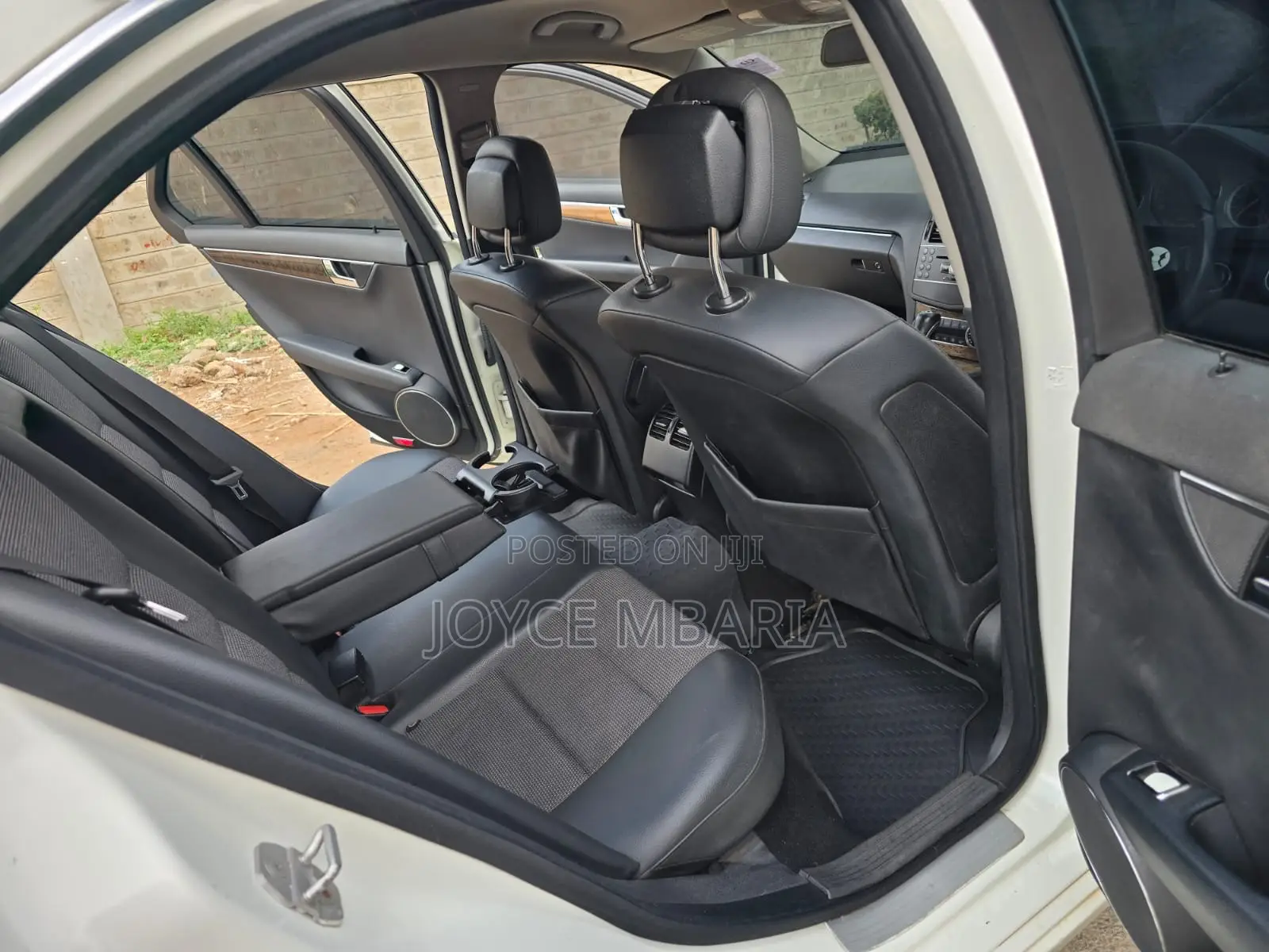 Mercedes-Benz C200 2010 Pearl