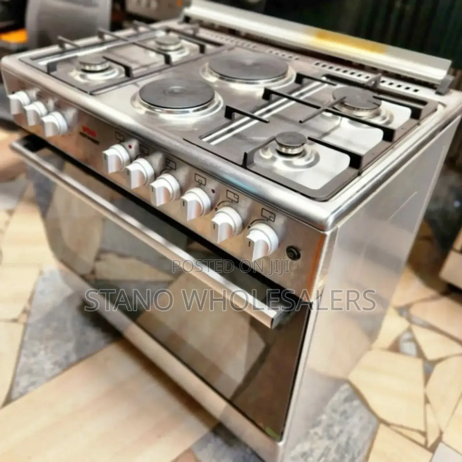 Von 90 by 60 ,4gas + 2 Electric Plate Cookers