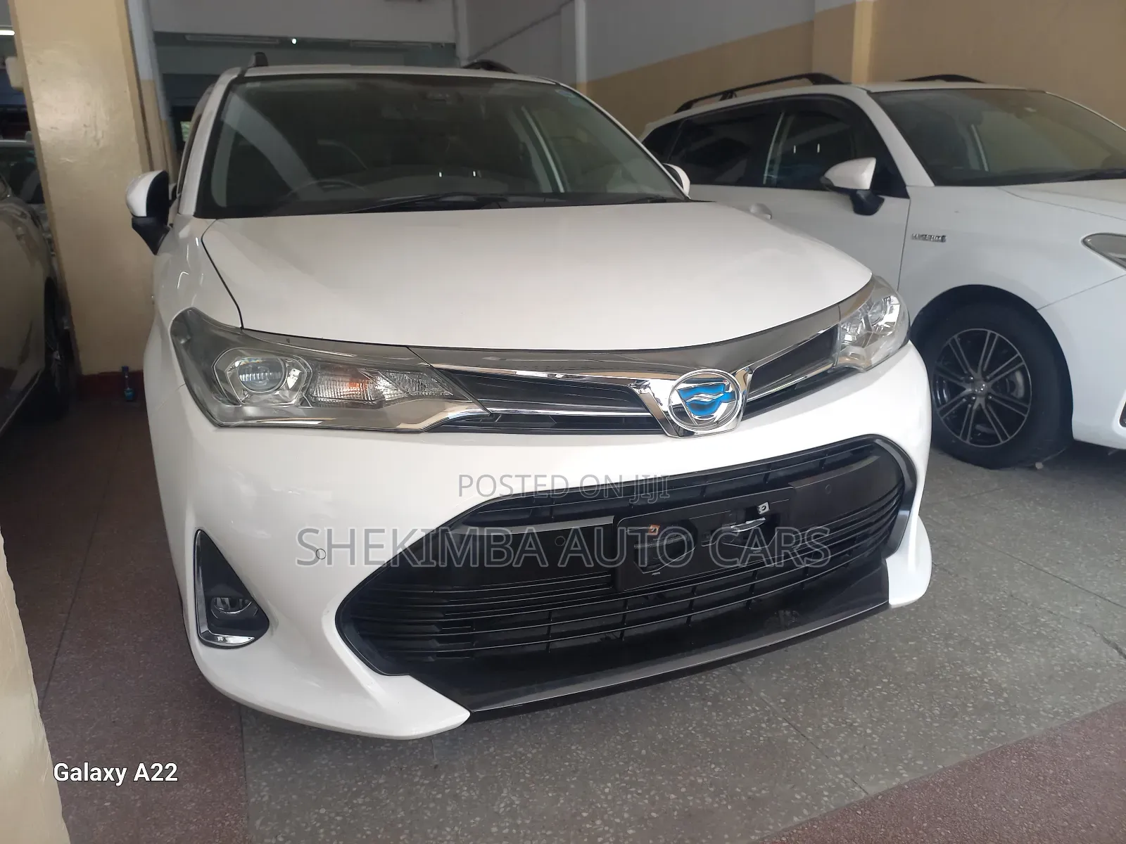 Toyota Corolla Fielder 1.5 Hybrid FWD 2019 White