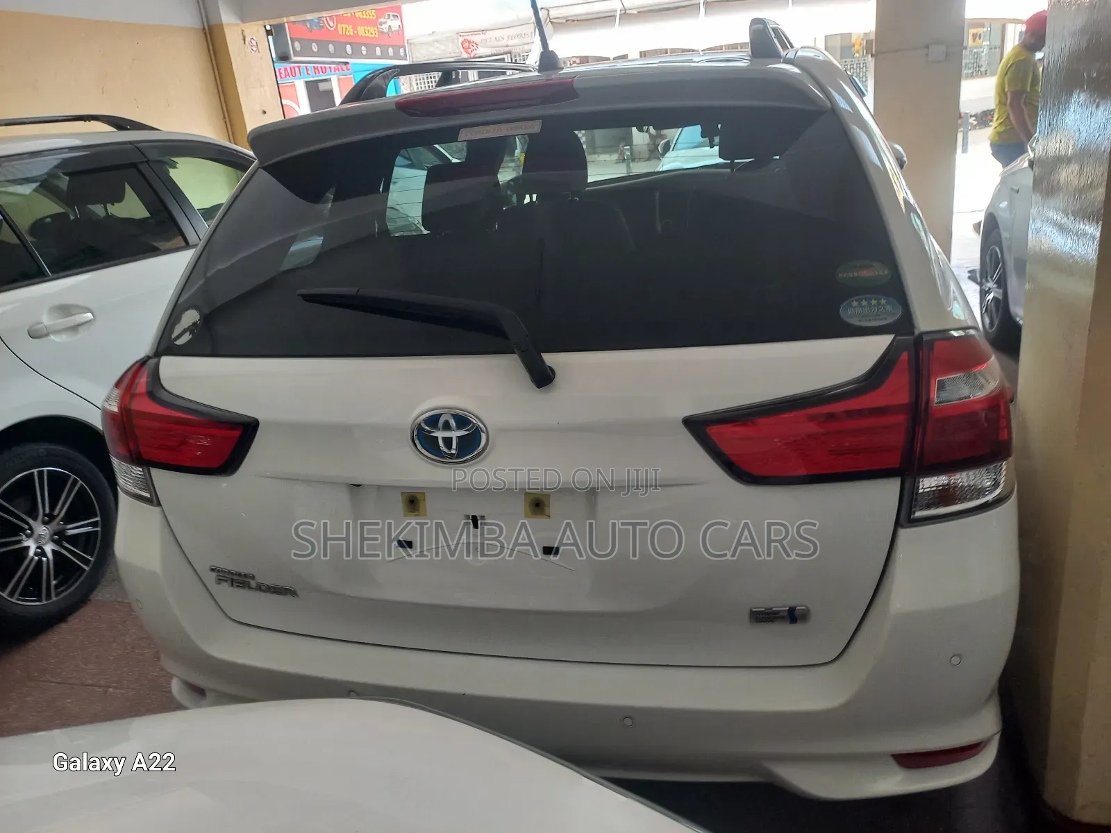 Toyota Corolla Fielder 1.5 Hybrid FWD 2019 White