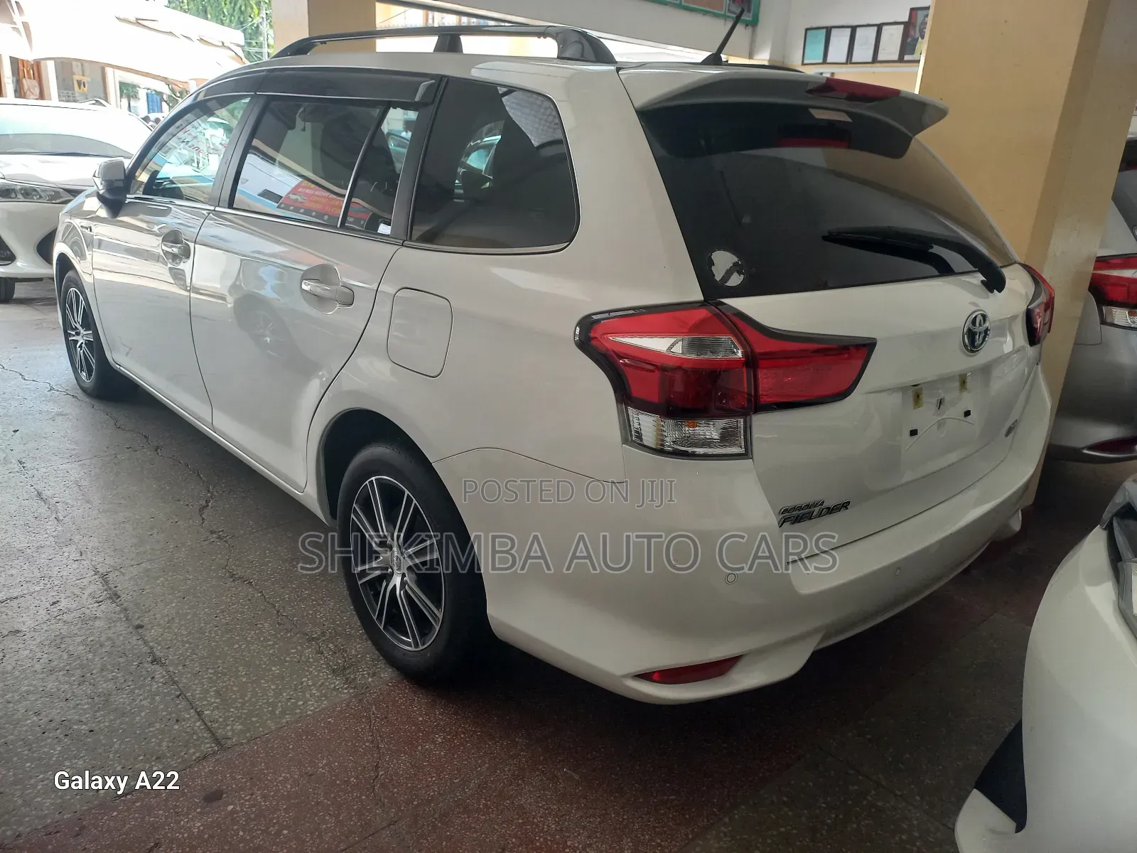 Toyota Corolla Fielder 1.5 Hybrid FWD 2019 White