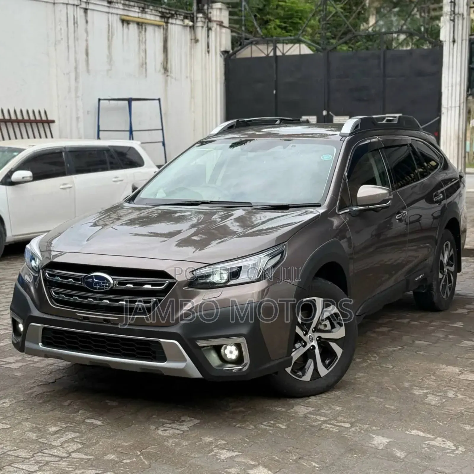 Subaru Outback Premium 2022 Brown