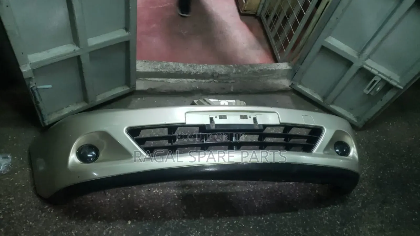 Nissan Tiida Bumper With Fog Covers