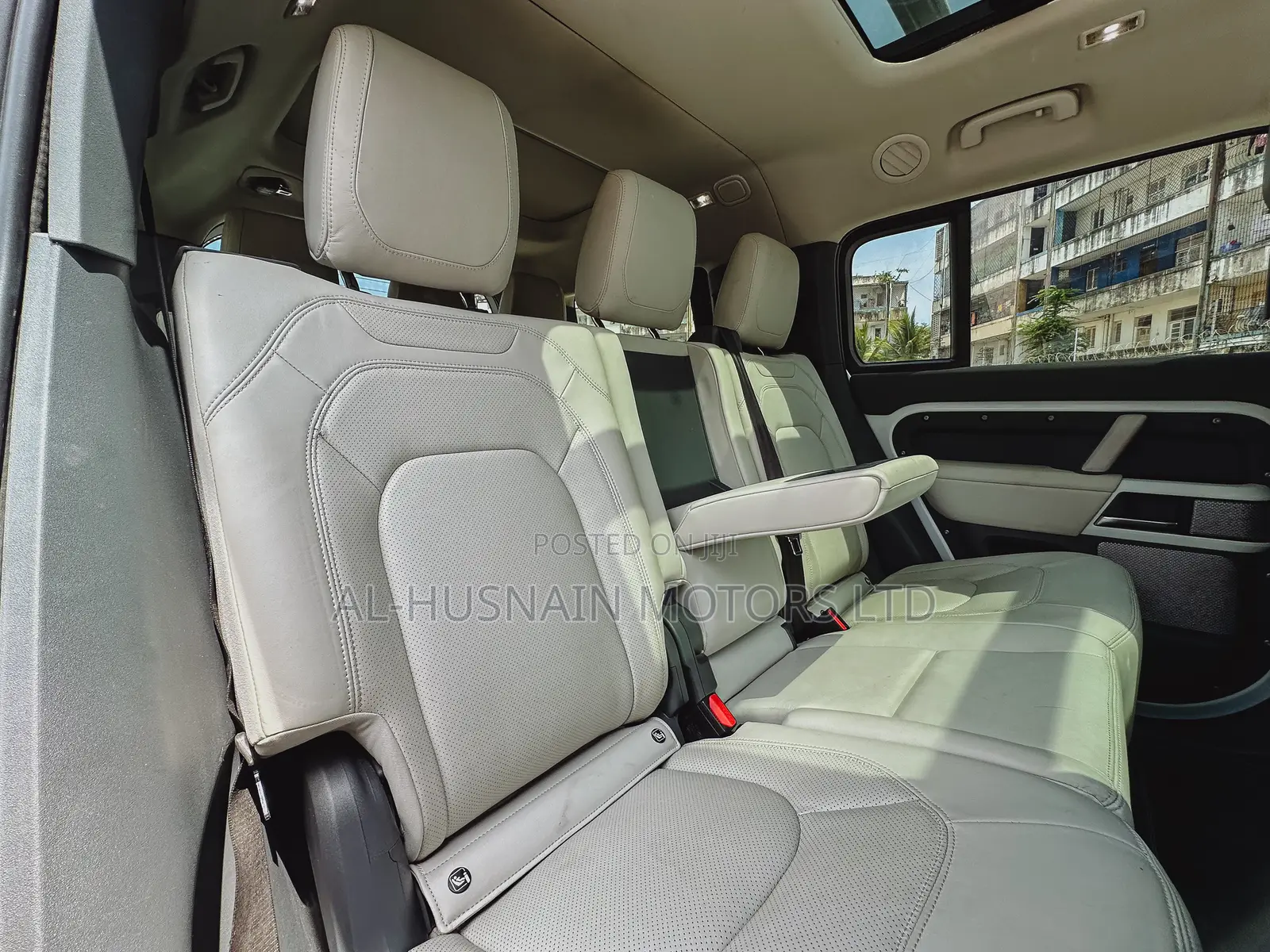 Land Rover Defender First Edition 2023 Pearl