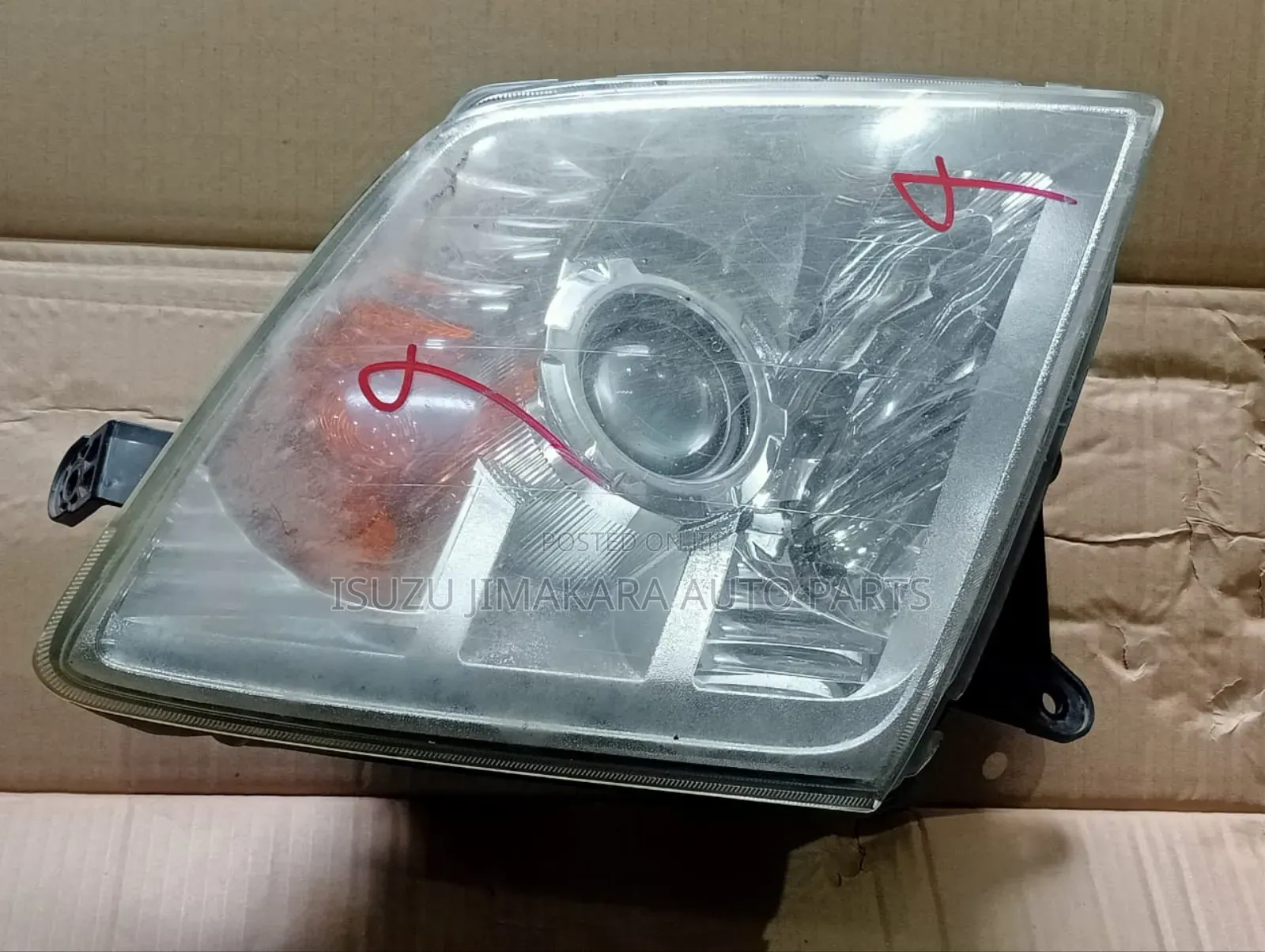 Isuzu Dmax Headlamb Tfs77