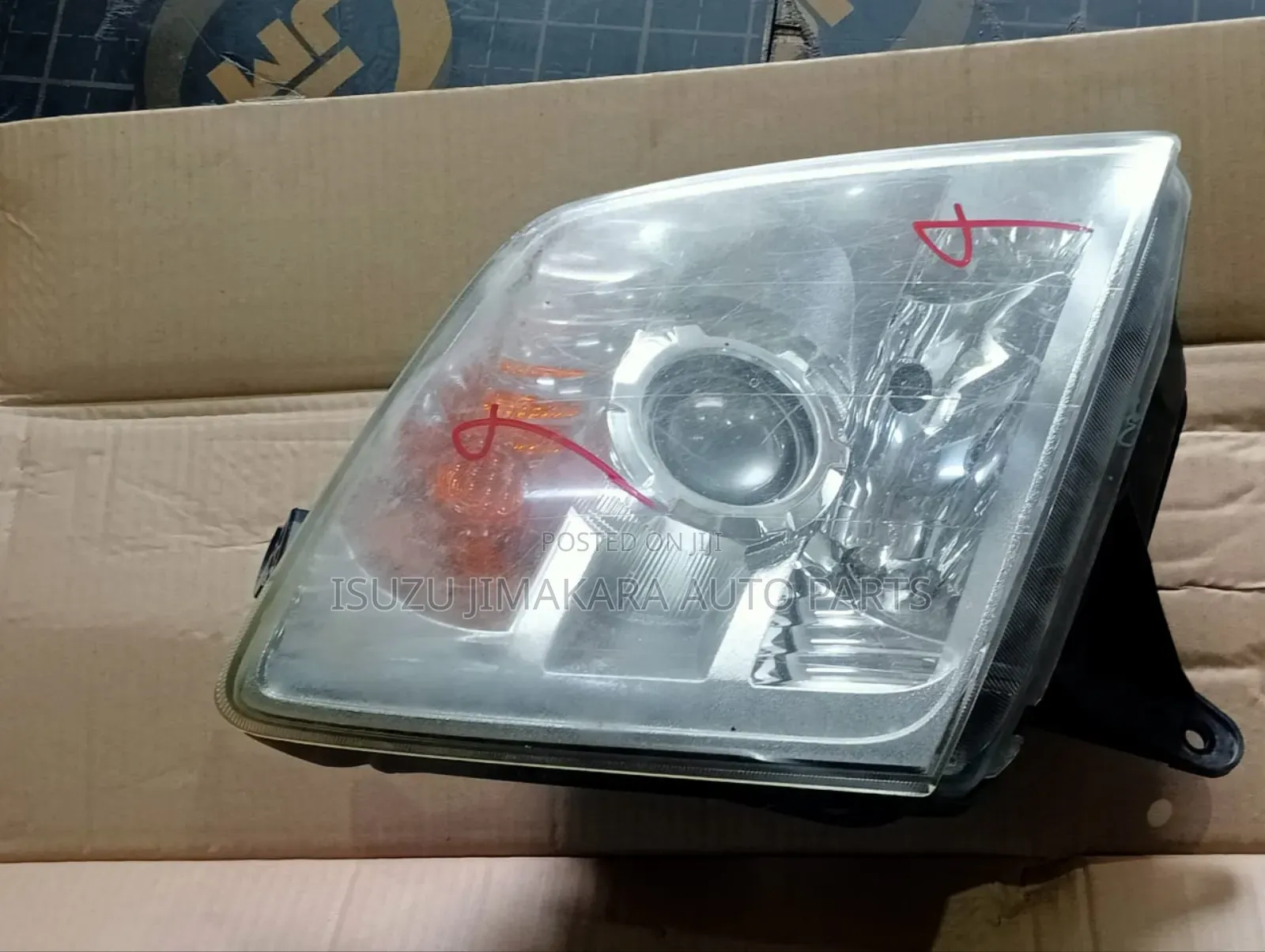 Isuzu Dmax Headlamb Tfs77