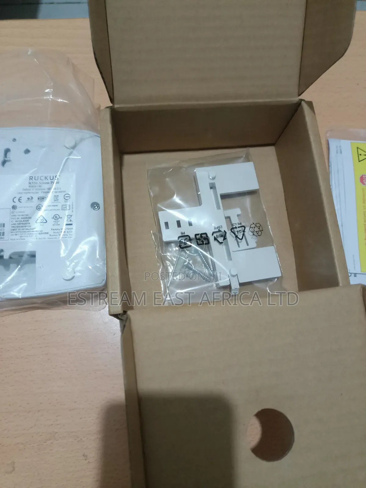 Ruckus R320 Wireless Access Point