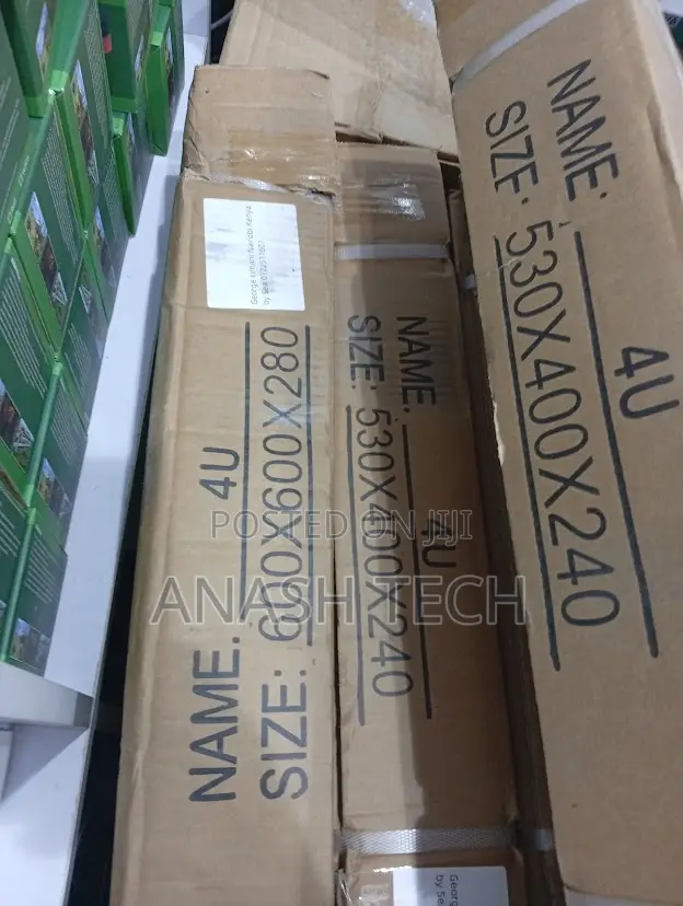 Brand New 4u 530 by 400 by 240 Wall Mount Server Cabinet
