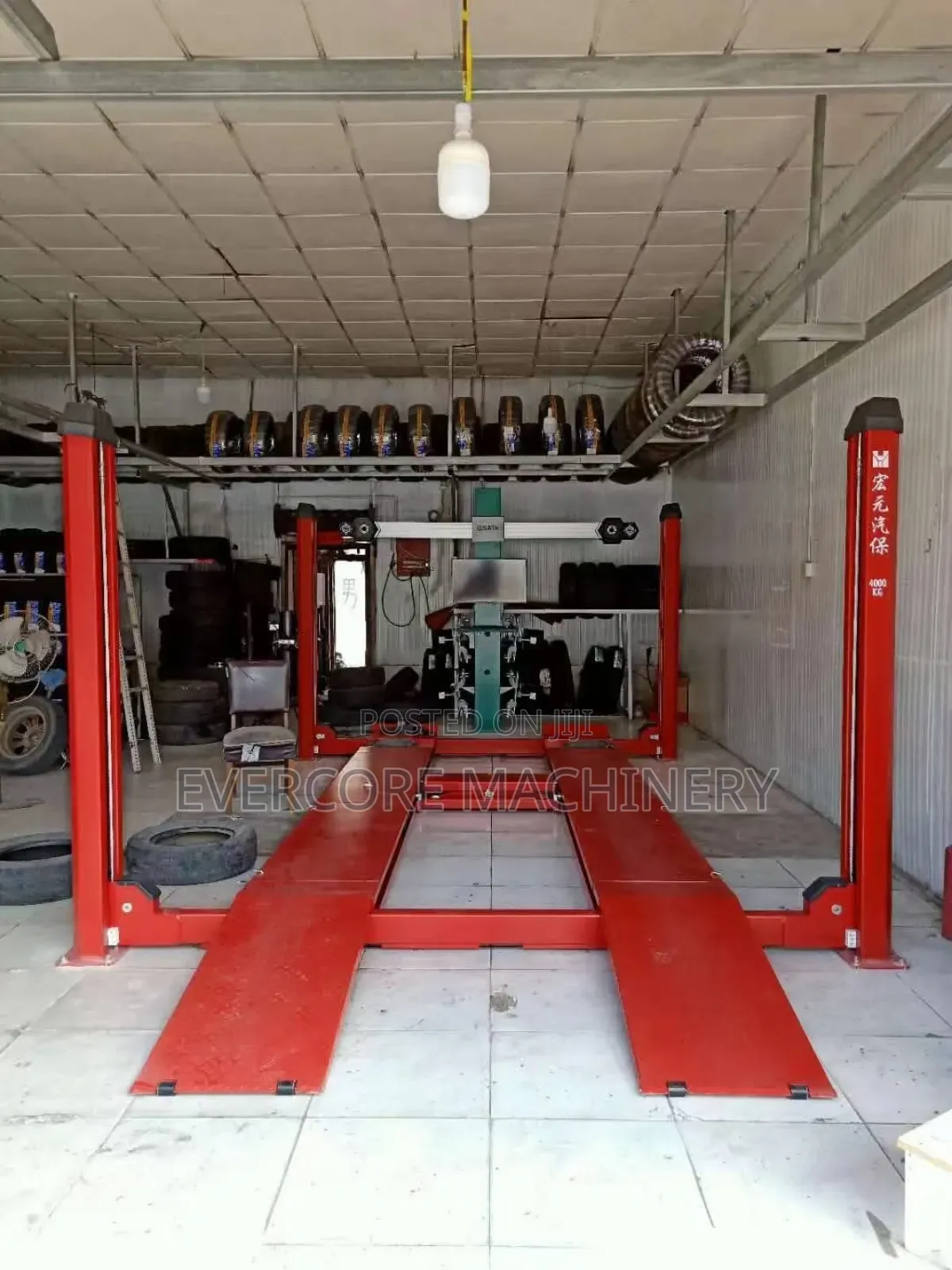 Commercial Four Post Carlift 4000kg Lifting Capacity.