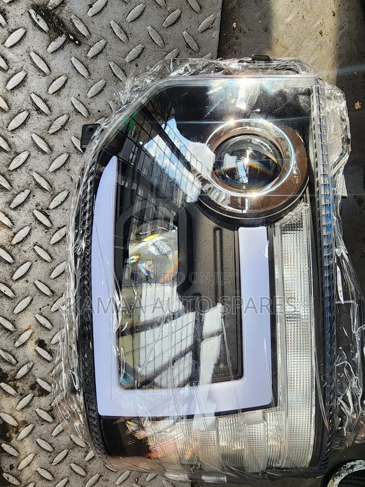 Aftermarket Headlights for Toyota Hiace 7l/9l