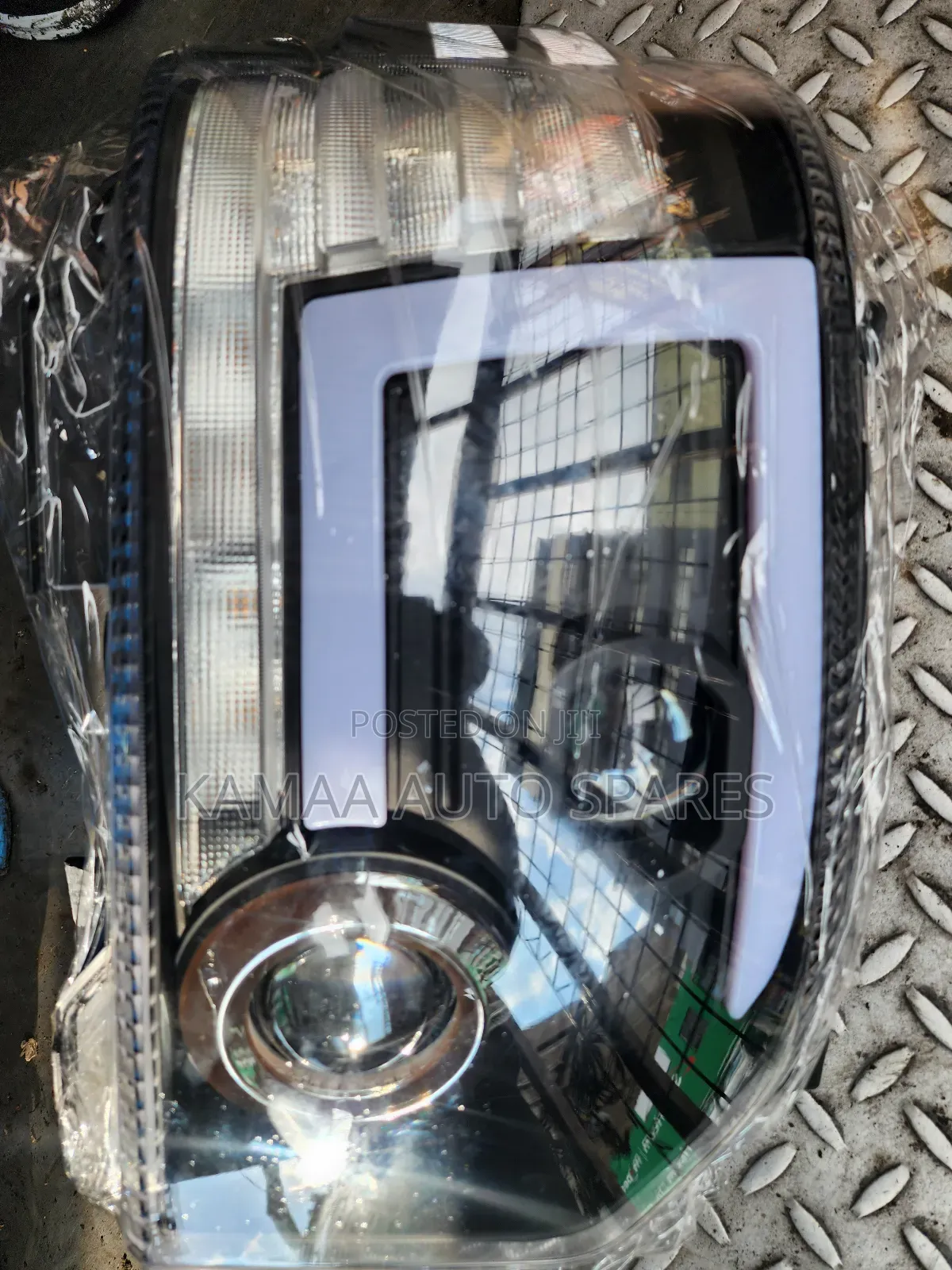 Aftermarket Headlights for Toyota Hiace 7l/9l