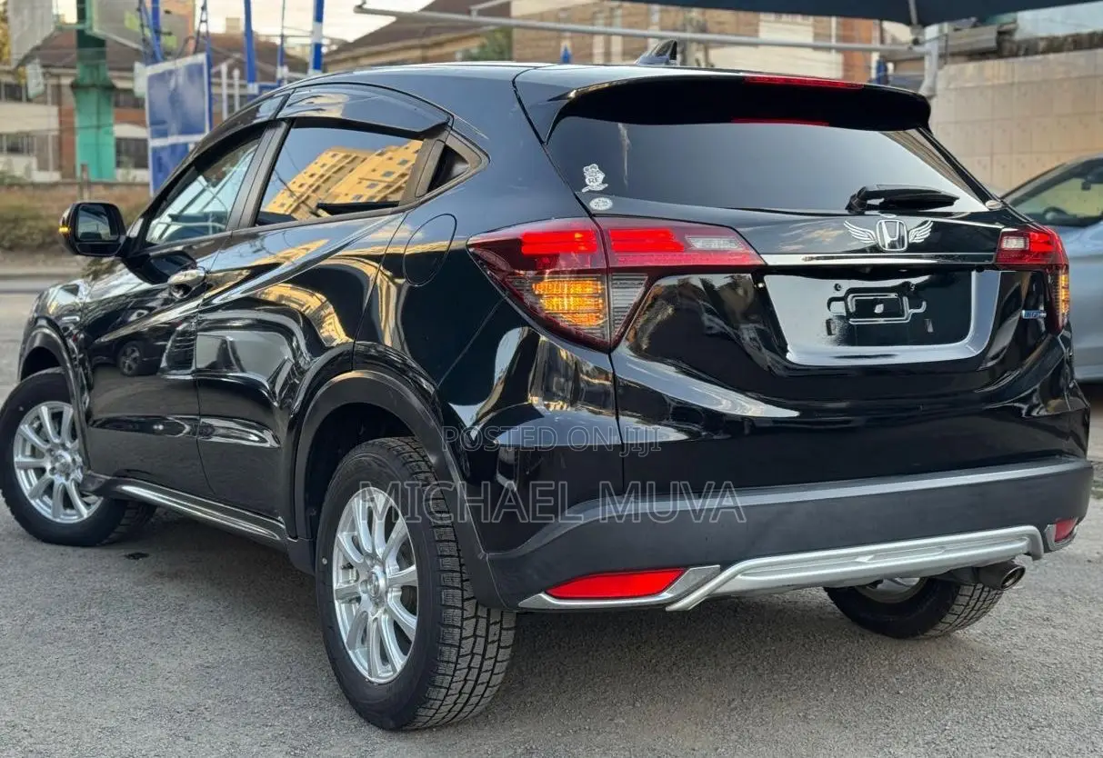 Honda Vezel 1.5 Hybrid 4WD 2018 Black