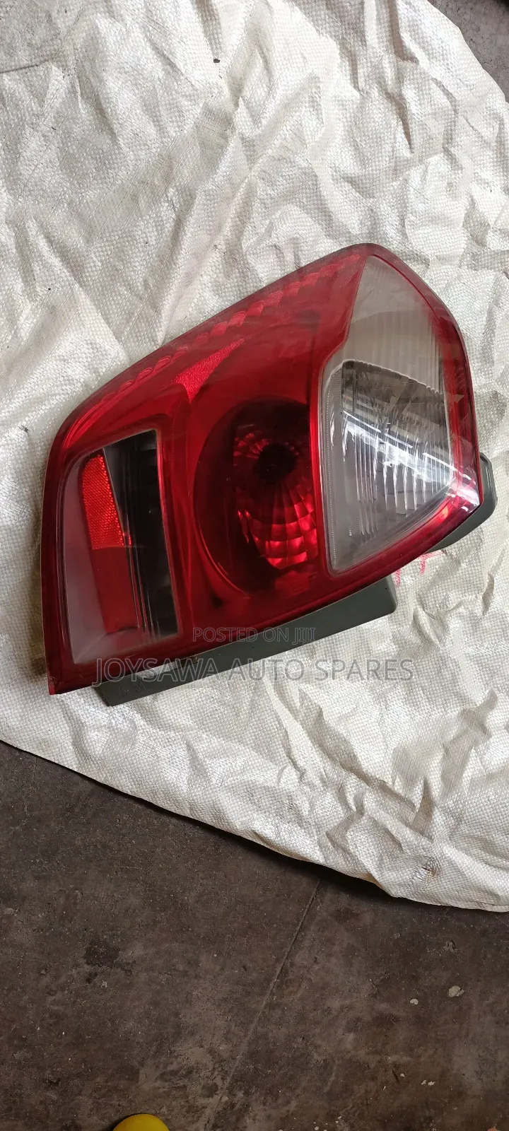 Toyota Ractis 2005 Taillight