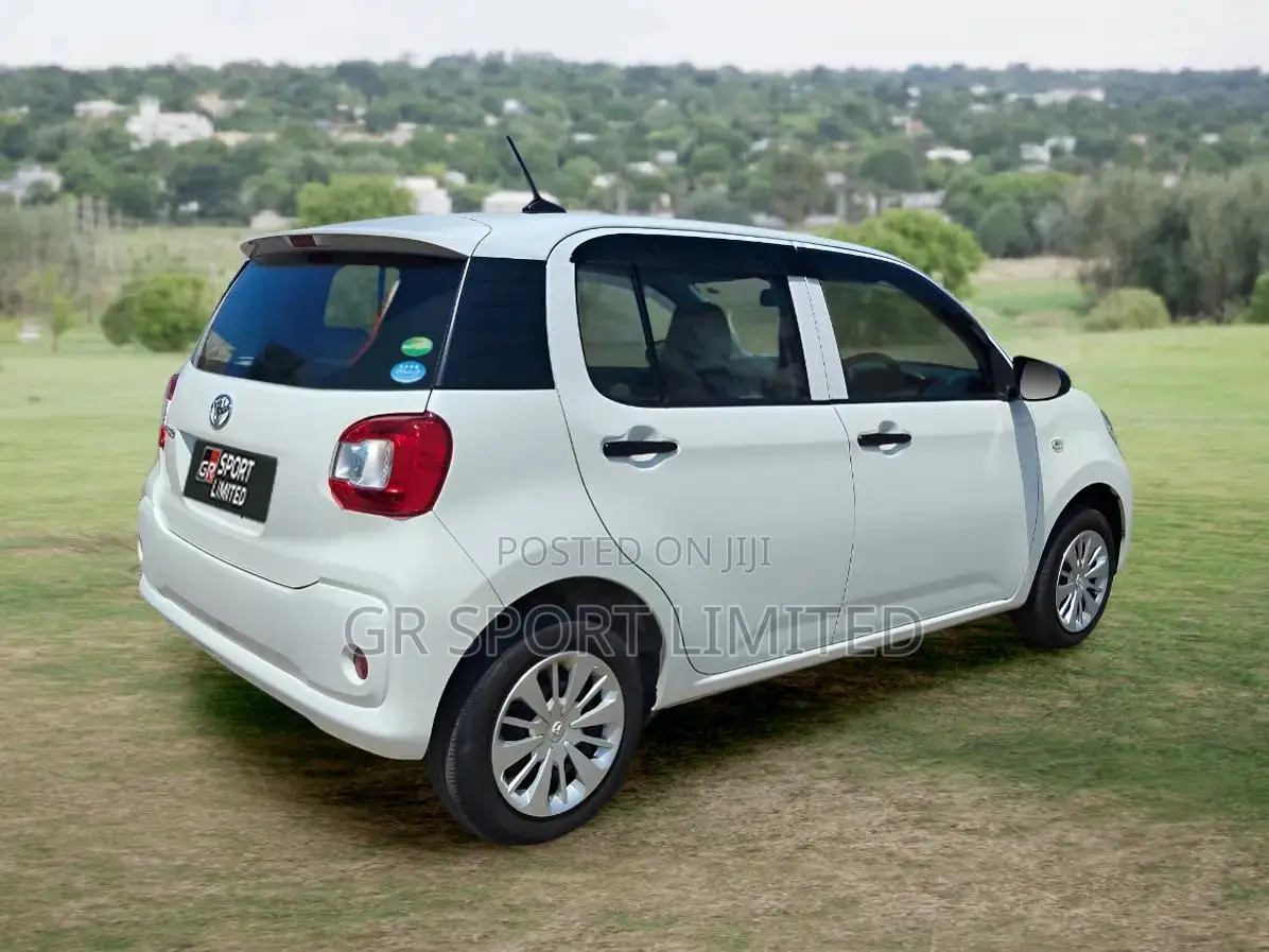 Toyota Passo 1.0 AWD 2018 White