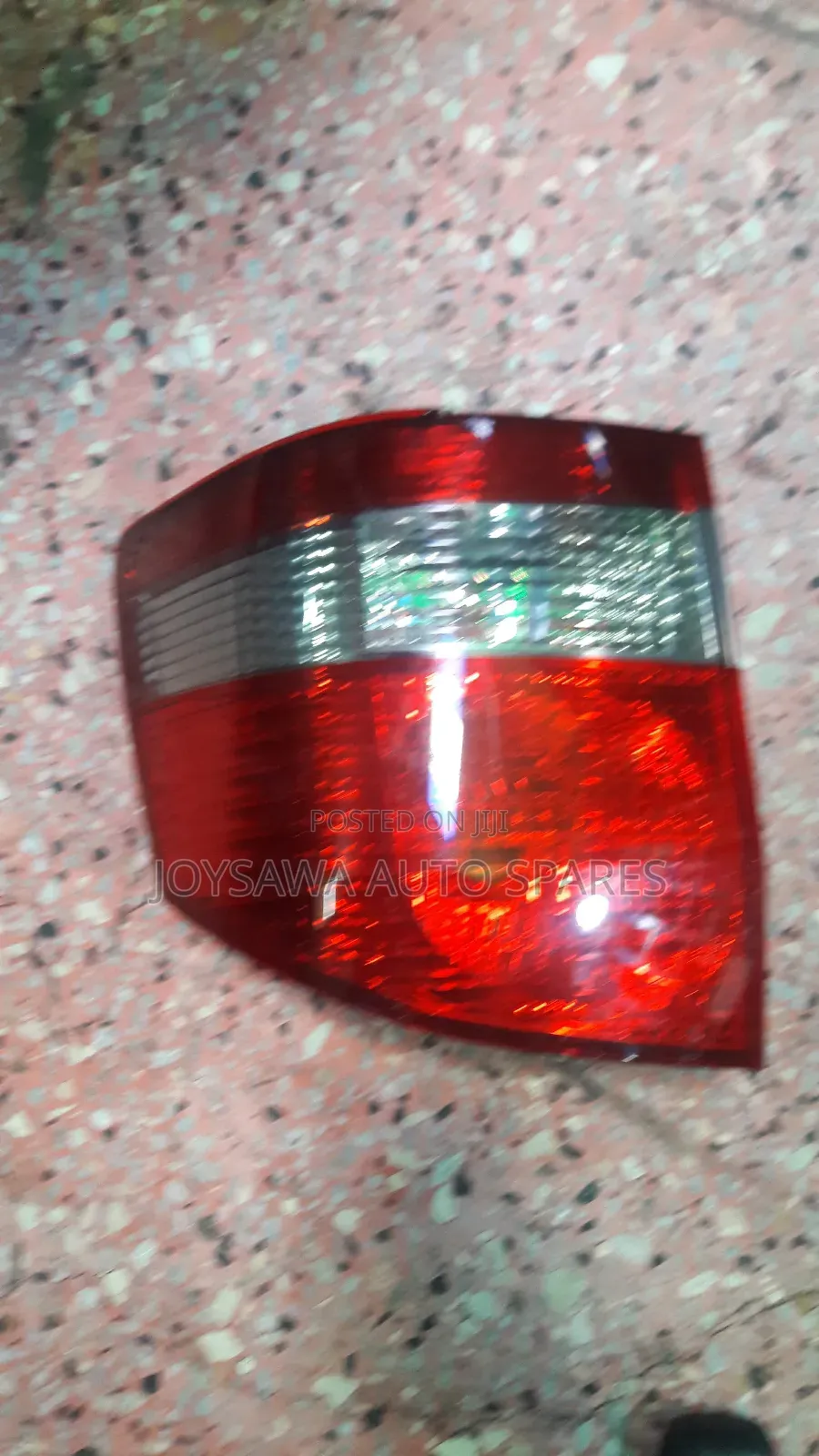 Toyota Alphard 2005 Taillight
