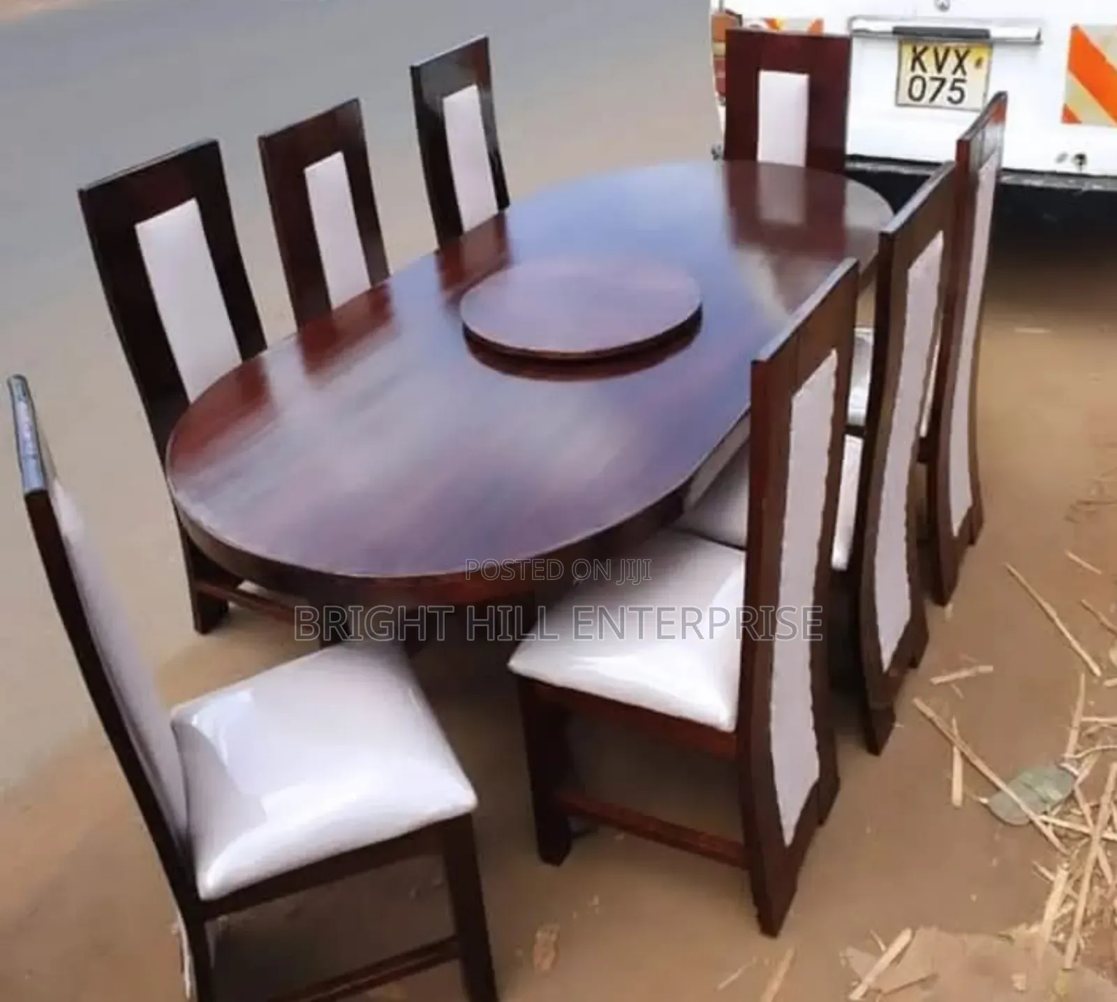 8seater Oval Dining Set With a Revolver