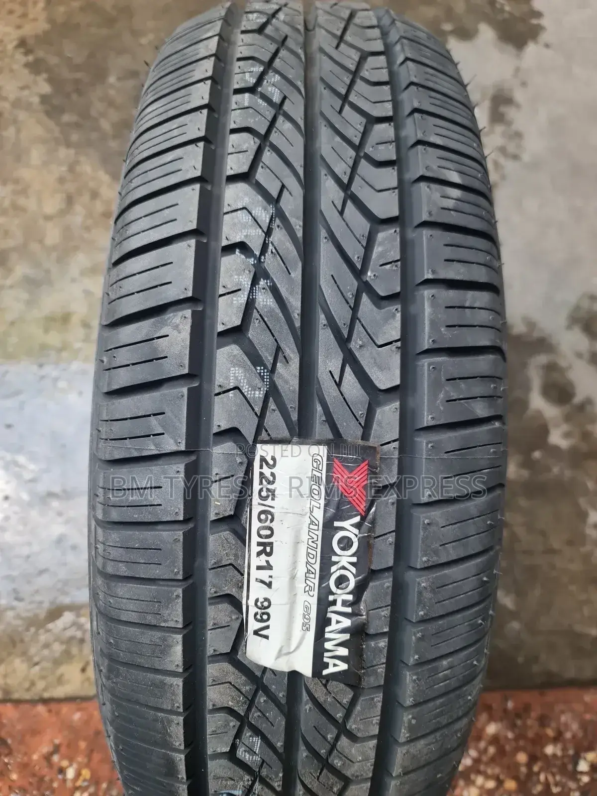 225 /60 R17 Yokohama Tyres(Geolandar G 95).Japan