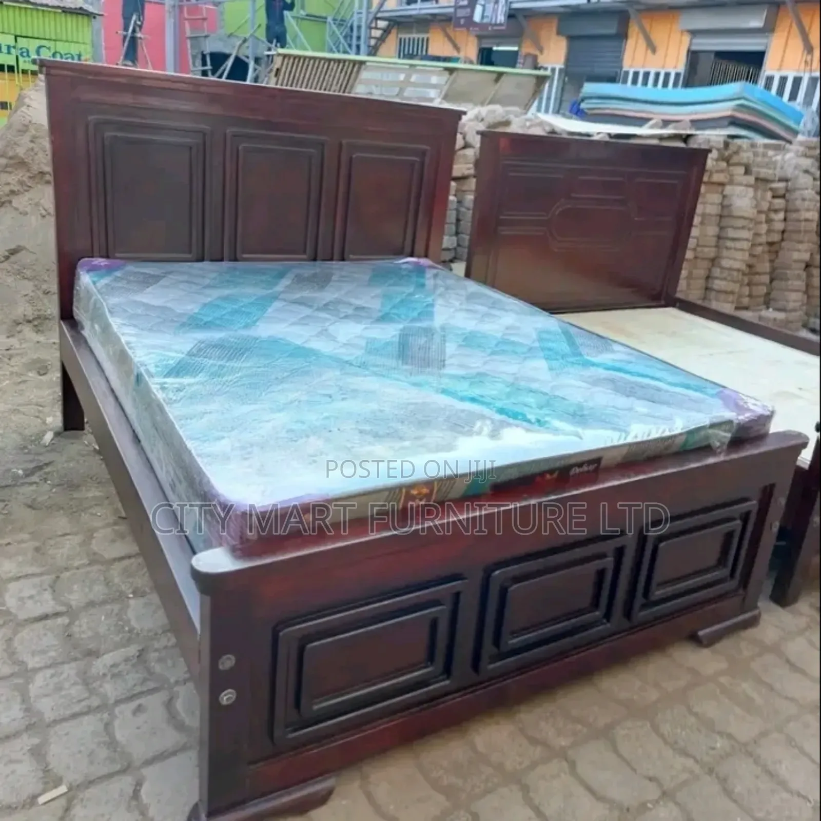 Handcrafted-Exellence Board Beds