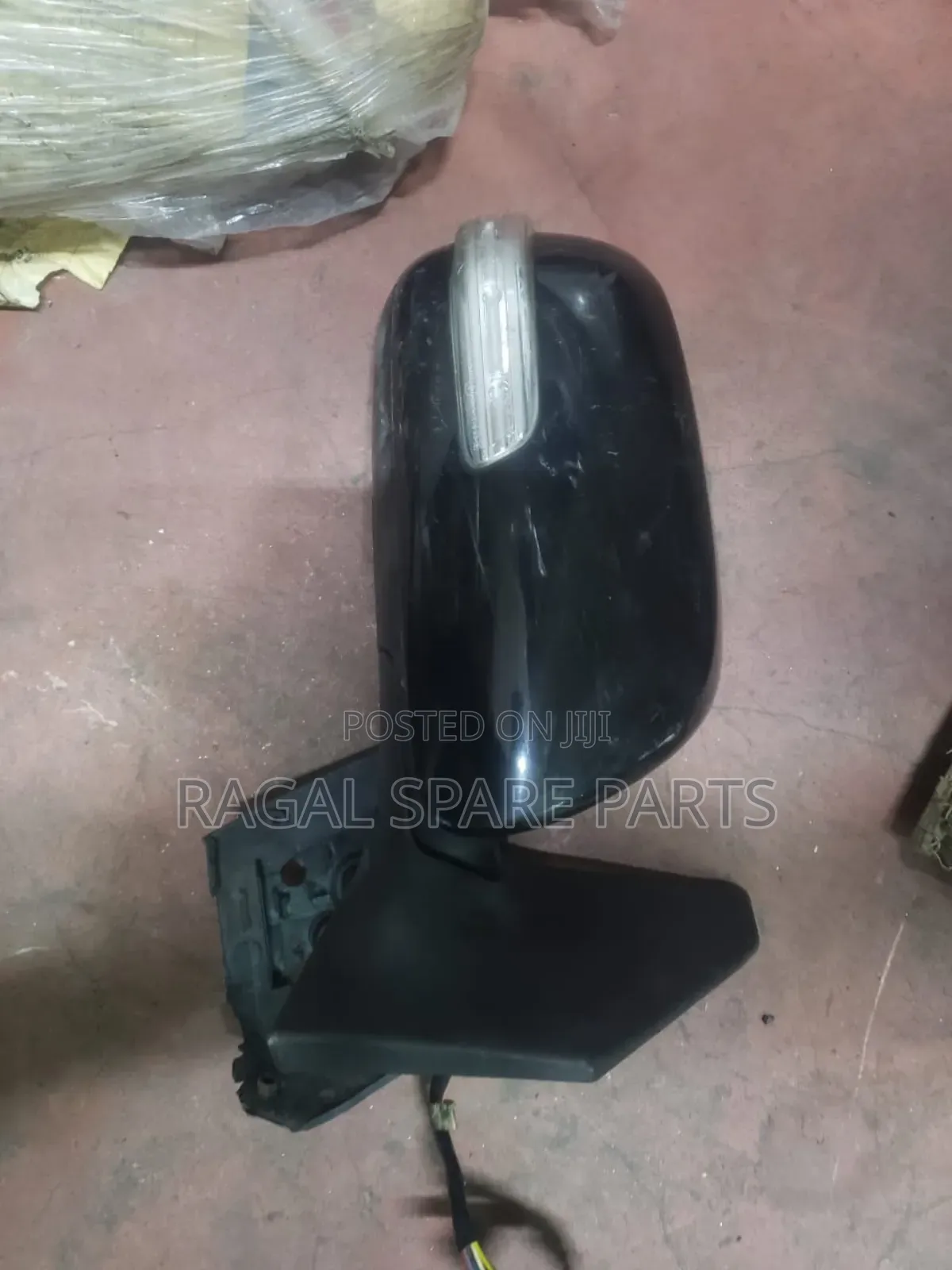 Avensis 2006/8 Sidemirror