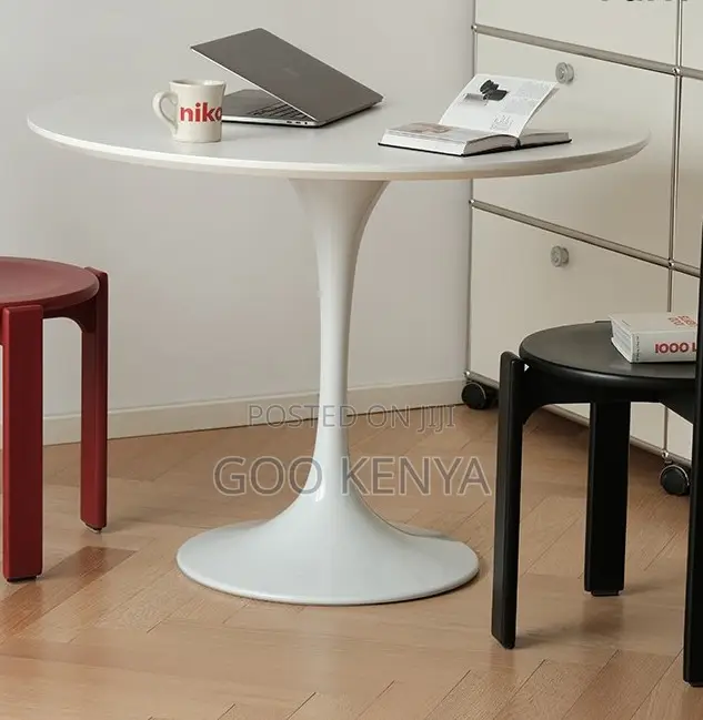 Home Table; Sturdy Round Modern Dining Table With Refine Marble Design