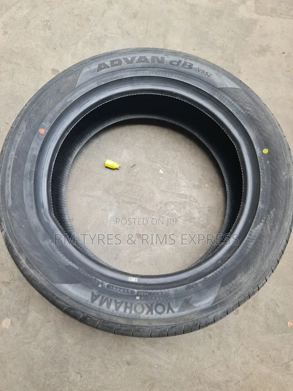225 /55 R18 Yokohama Tyres (Japan) Advan.