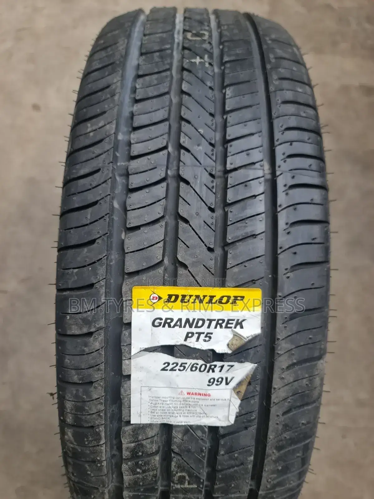 225 /60 R17 Dunlop Tyres (Grandtrek) Japan.