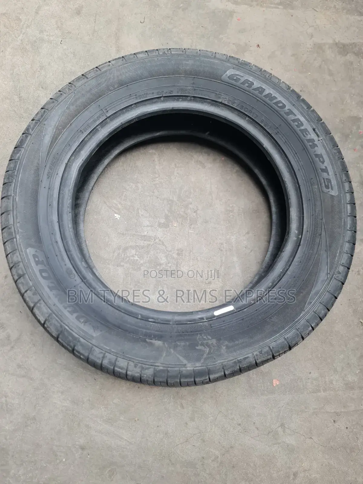 225 /60 R17 Dunlop Tyres (Grandtrek) Japan.