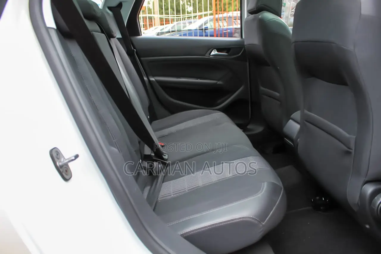 Peugeot 308 2018 White