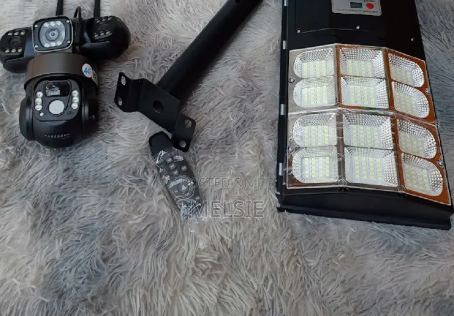 Two-in-One Led Solar Street Light Built in Rechargeable