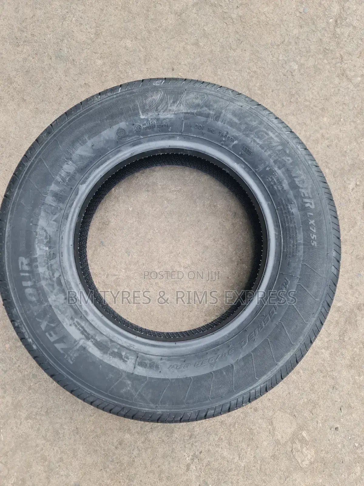 165 R13 Zextour Tyres (Highlander).