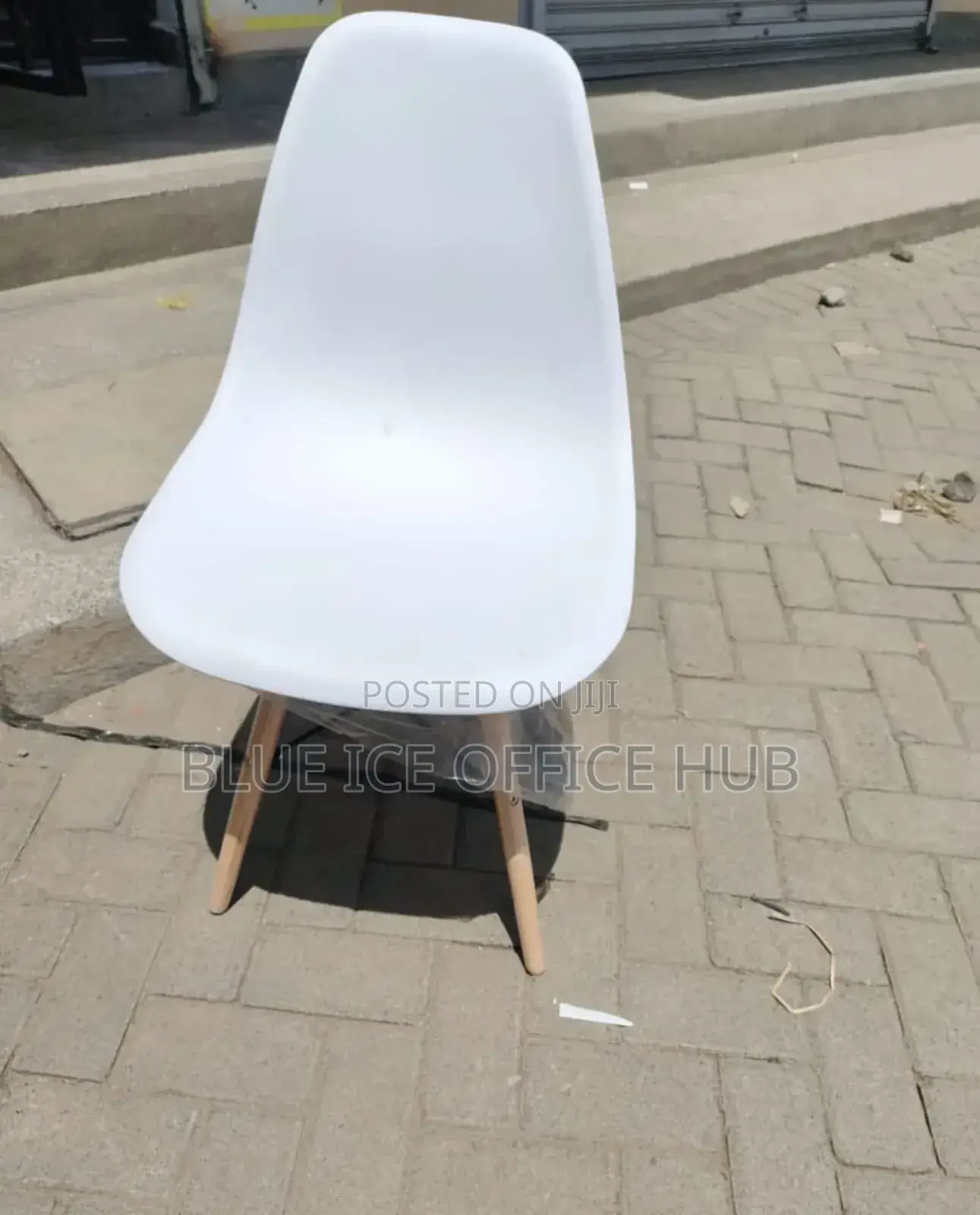 Solid Eames Chair