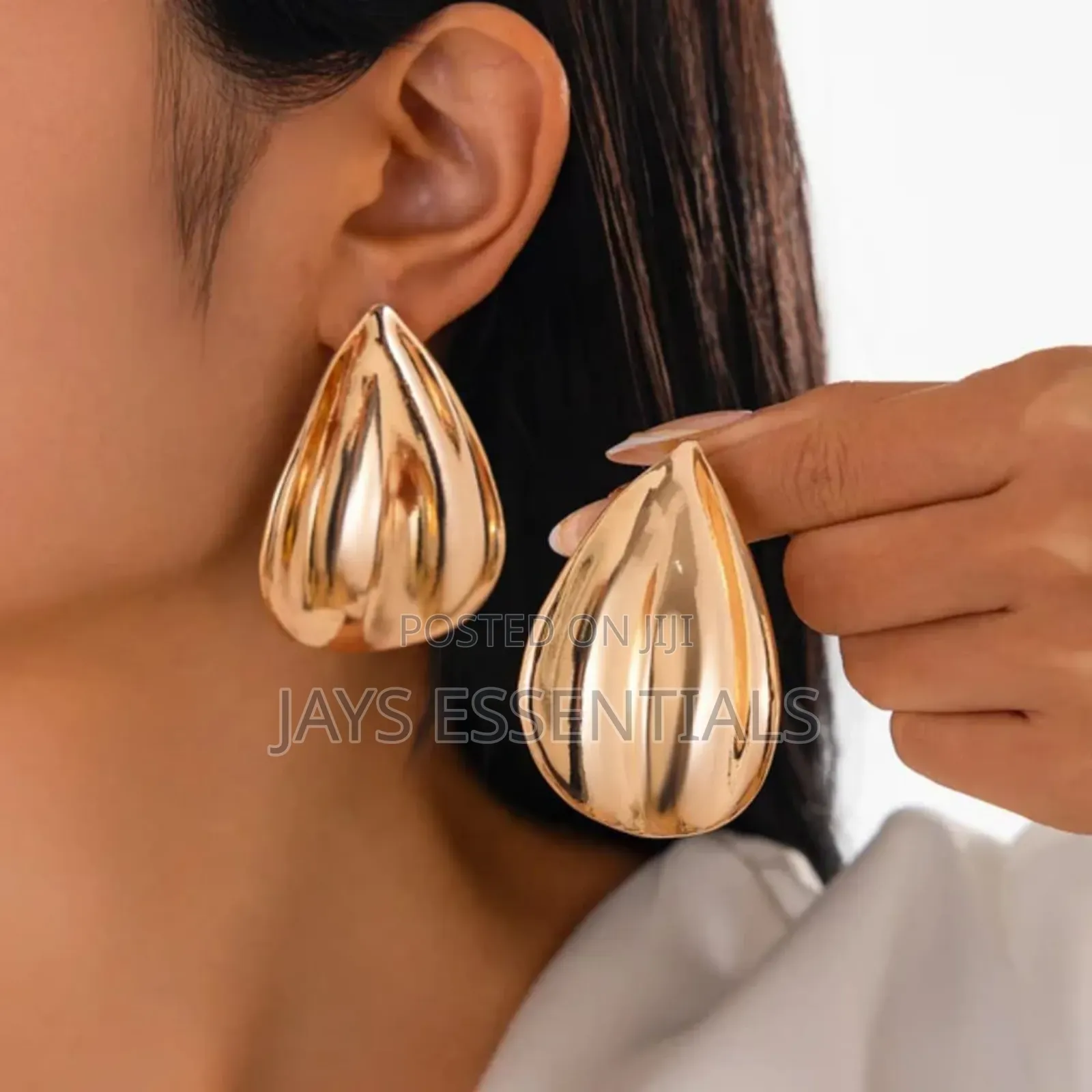 Transform Your Looks With Our Earrings