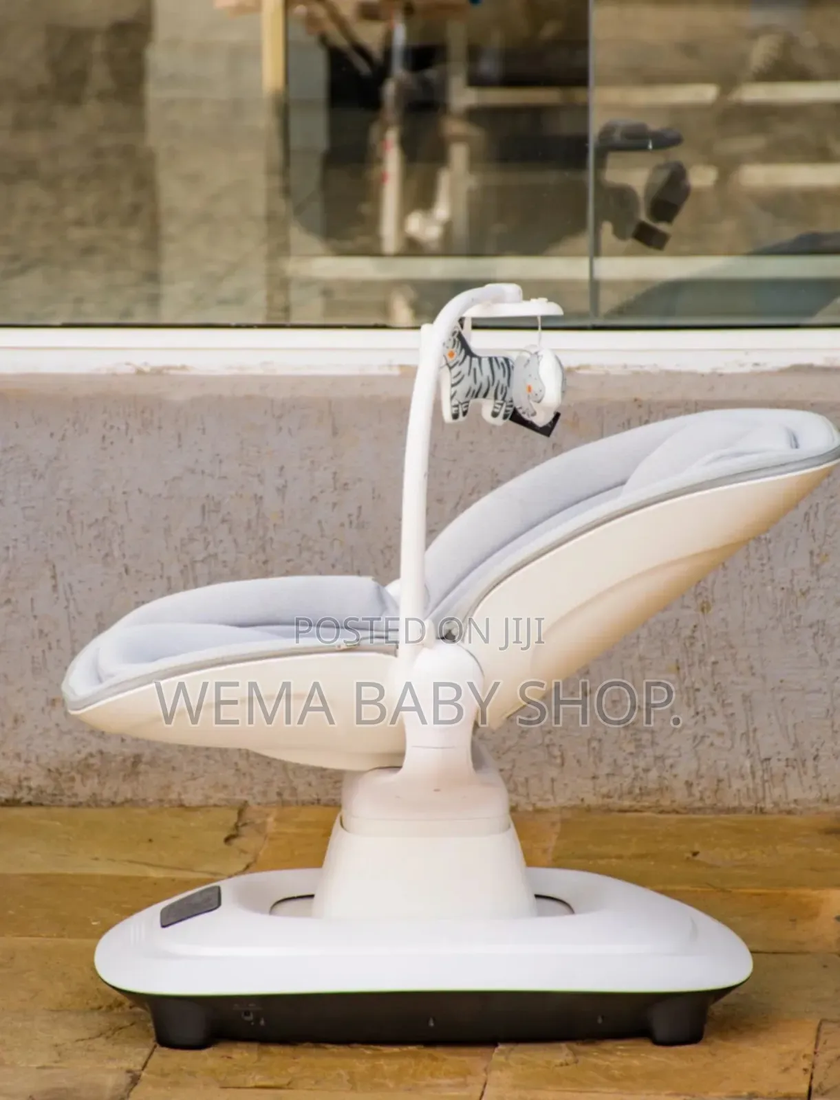 3 in 1 Deluxe Multi-Motion Baby Cradle/Swing/Bouncer/Bassinet.