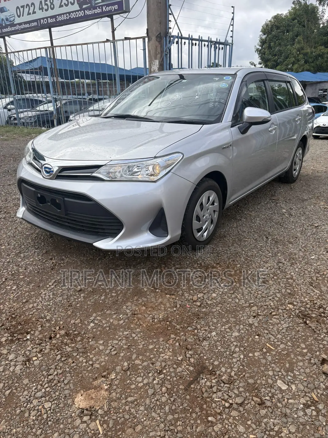 Toyota Corolla Fielder 1.5 Hybrid FWD 2018 Silver