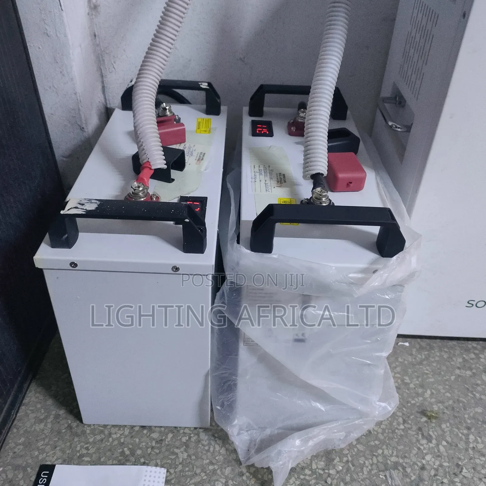 4.2kw (5kva )Vhm Inverter -(2)300ah Lithium Ion -(4)590w Solar Kit