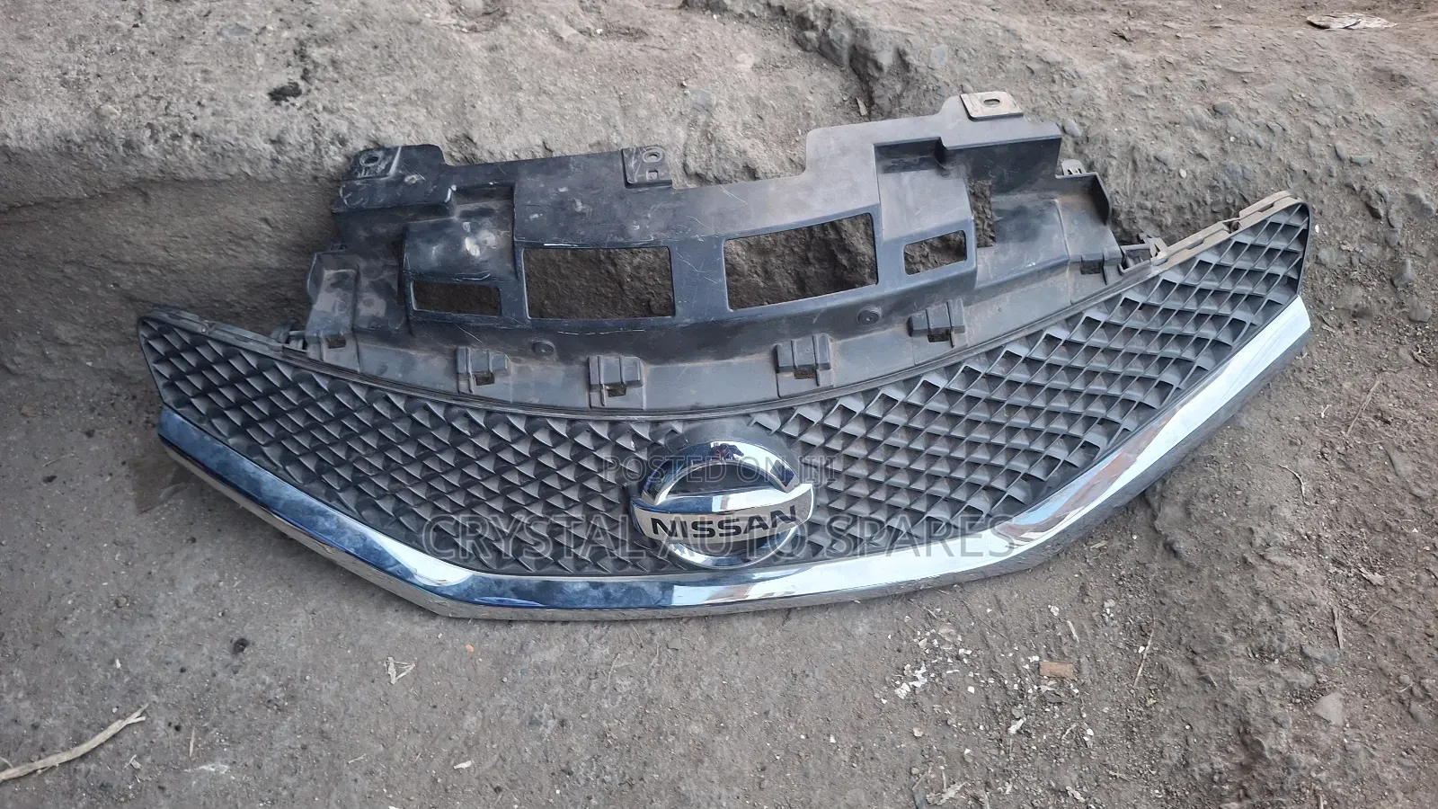 Nissan Note Grill 2014 Model