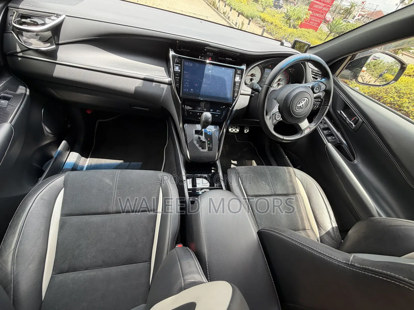 Toyota Harrier 2.0 2019 Black