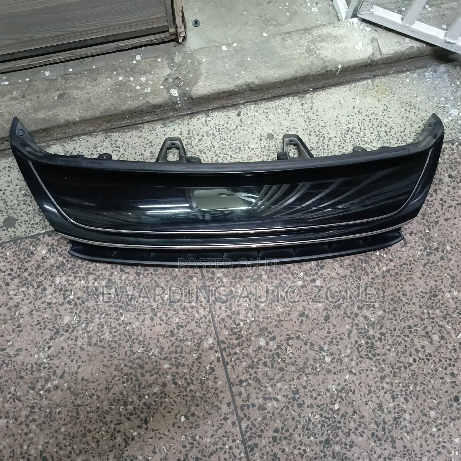 Harrier 2018 Grille