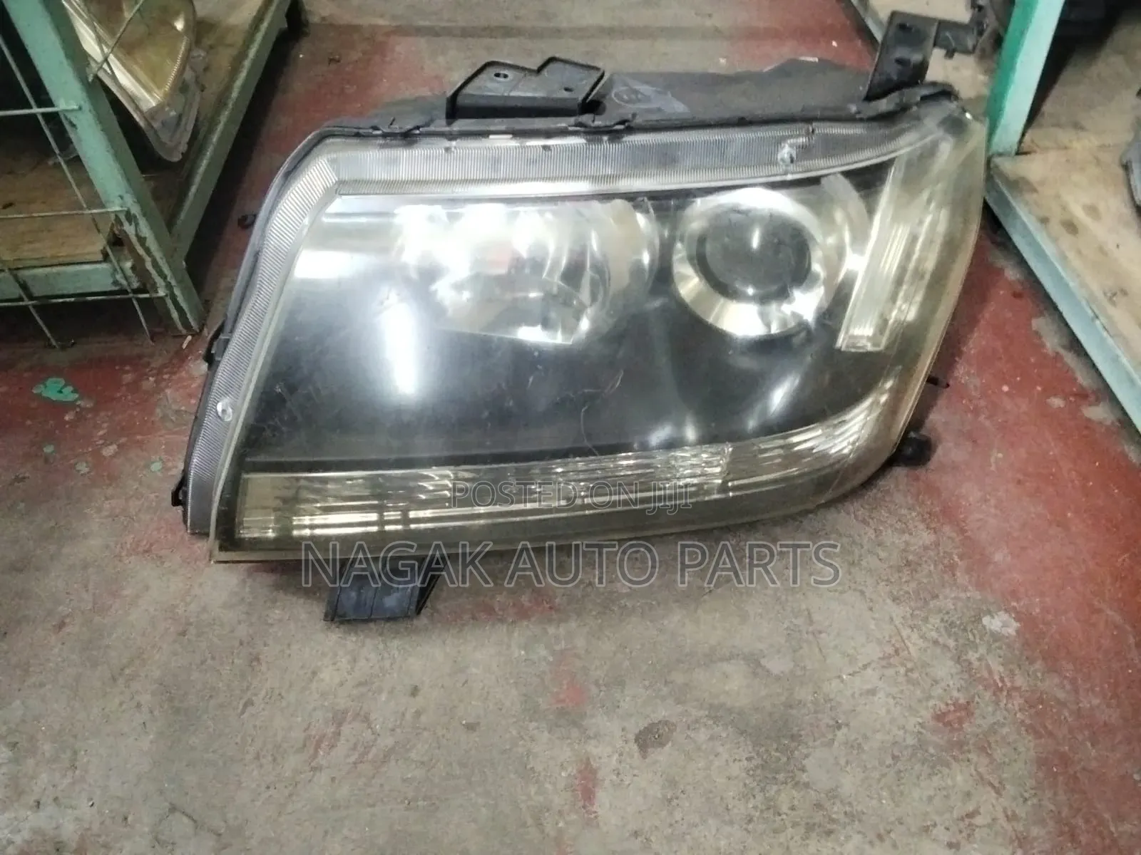 Escudo 2010-2013 Headlight
