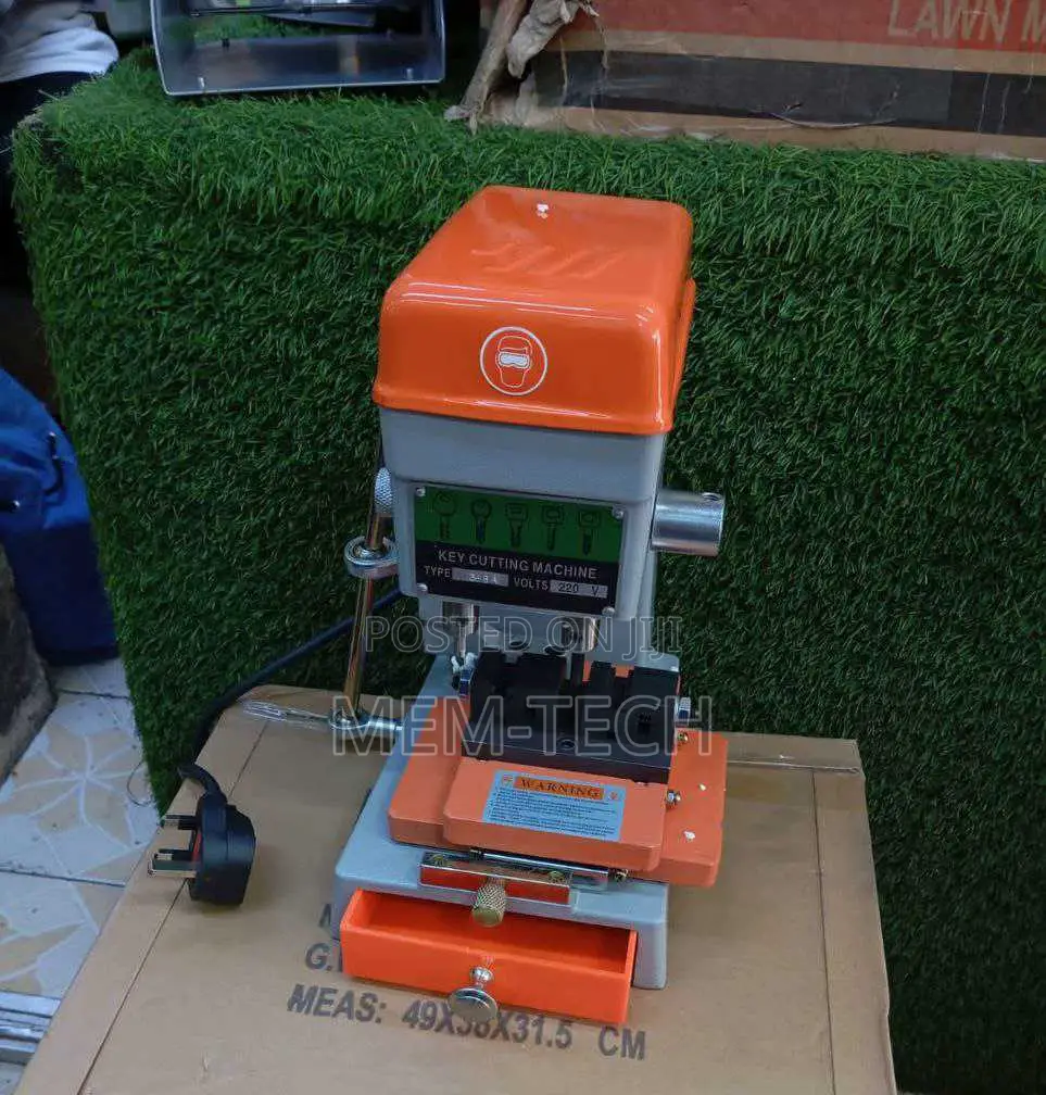 Commercial Key Cutting Machine (368a)