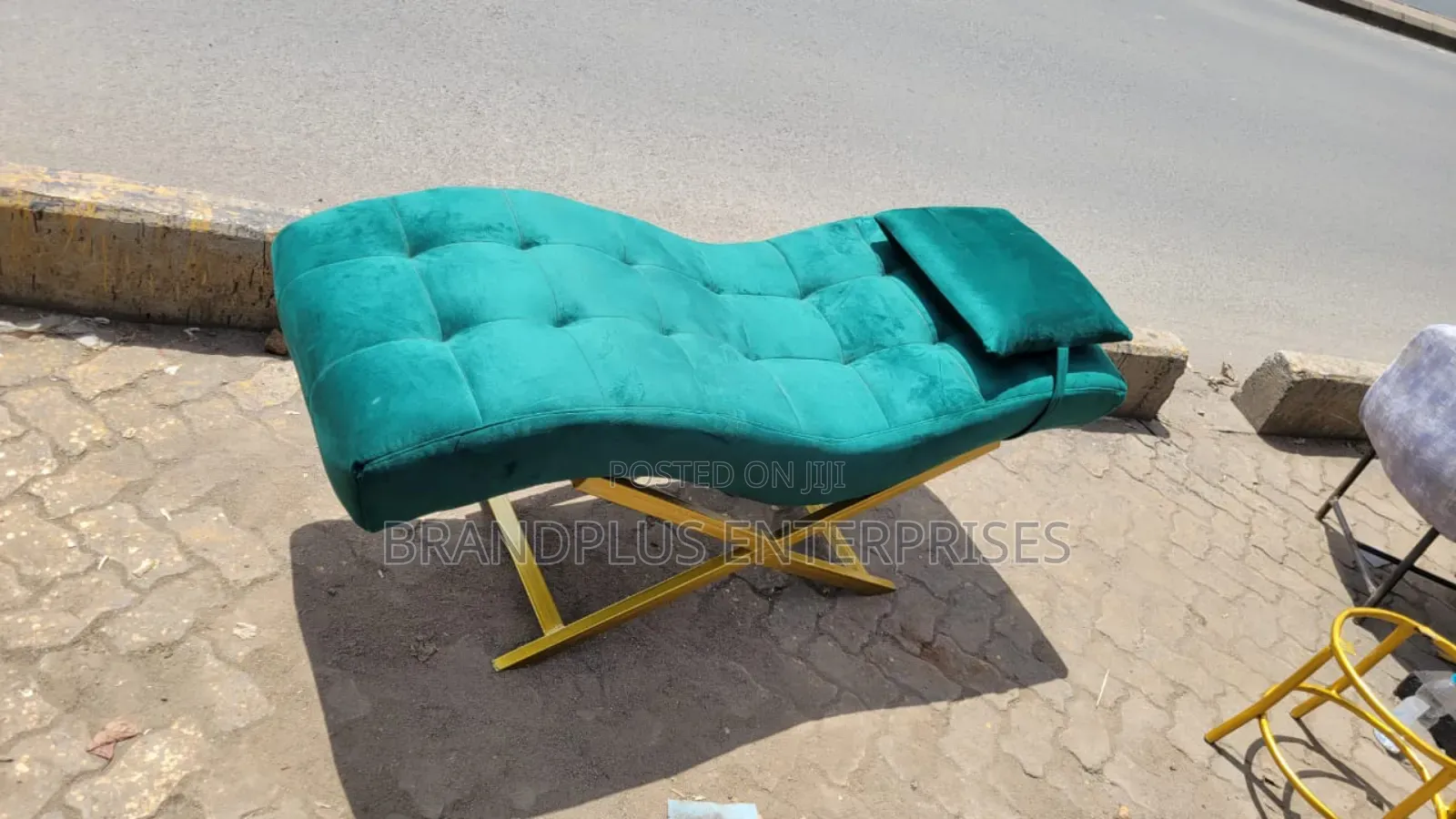 Lashes Bed