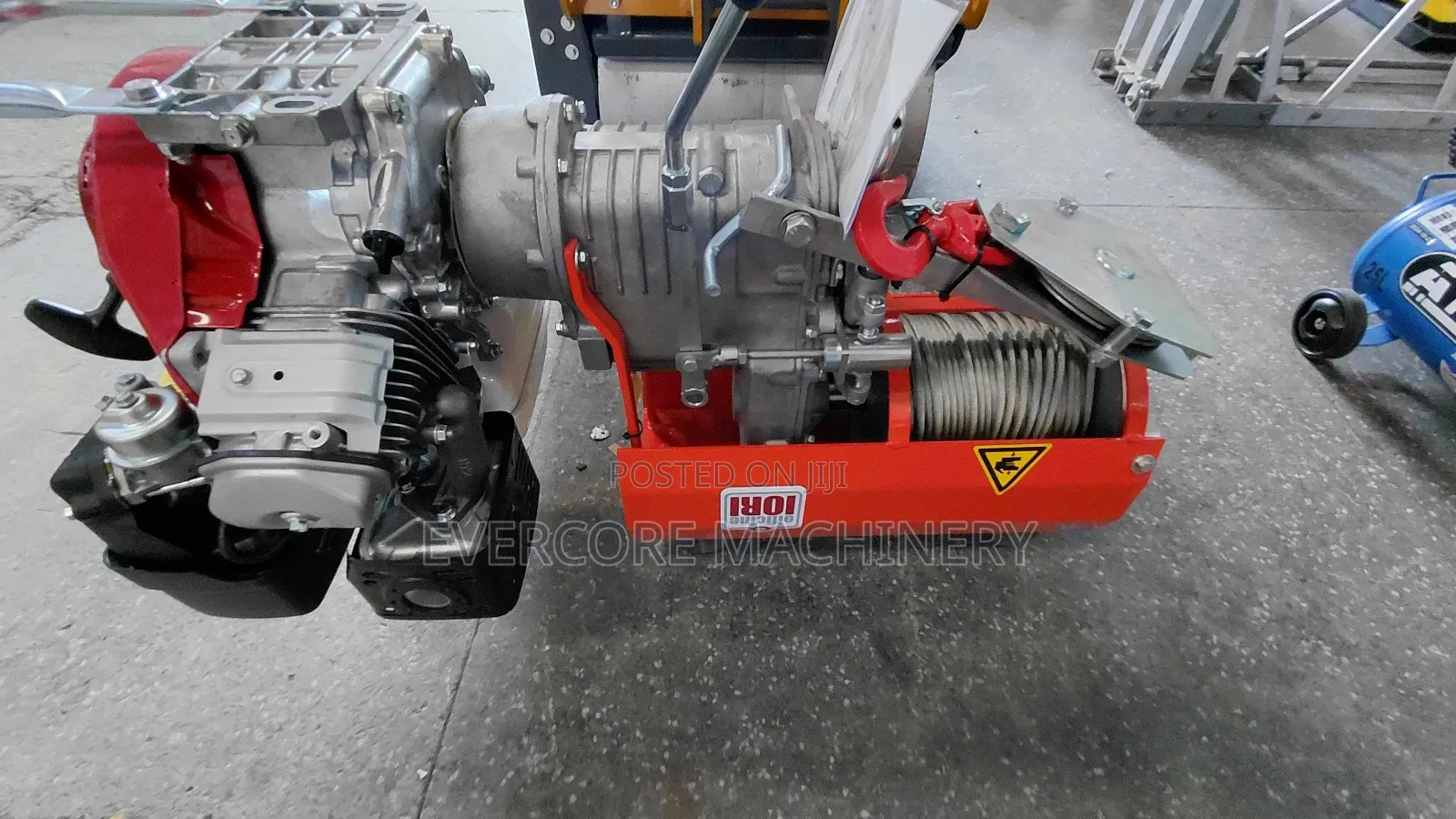 Iori Officine Italolian 1000kg/1t Concrete Hoist/Crane Honda Engine.