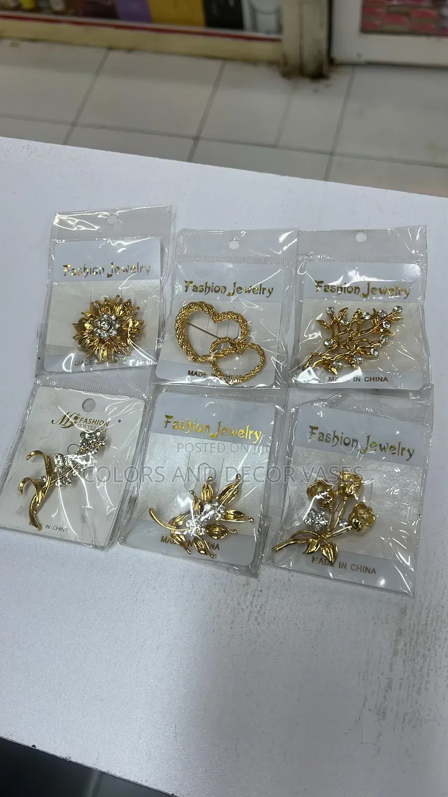 Trendy Brooch Collection  – Add Sparkle to Any Outfit!