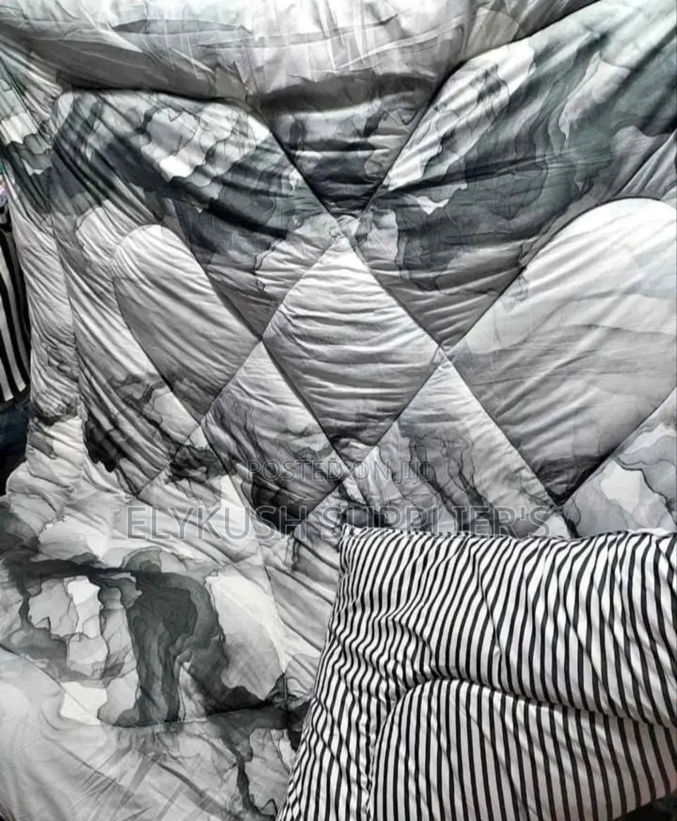  *Binded Duvet* .Size 6x7
 *Tc*