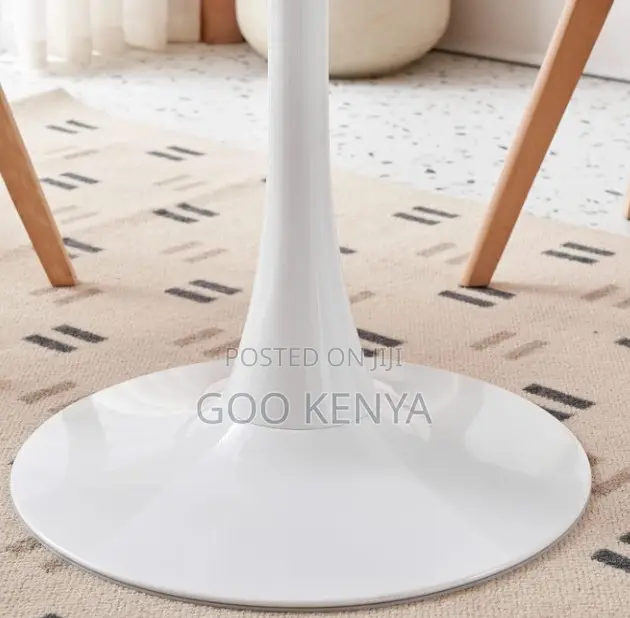 Home Table; Lightweight and Durable Round Barn Style Plastic Table