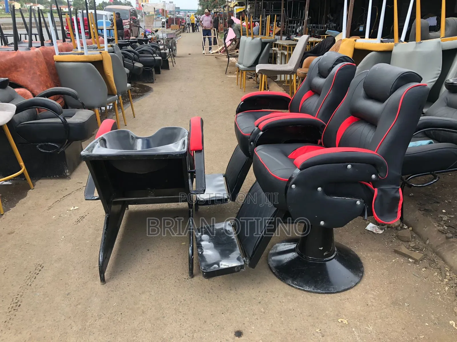 Adjustable Barber Chairs With Saloon Equipment
