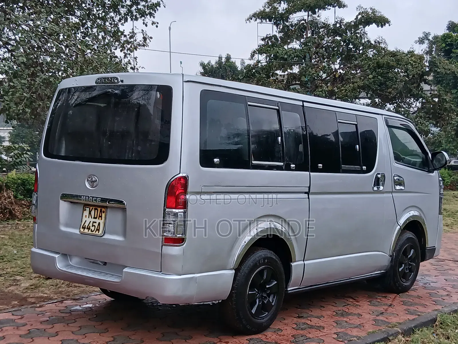 Toyota HiAce 2013 Silver