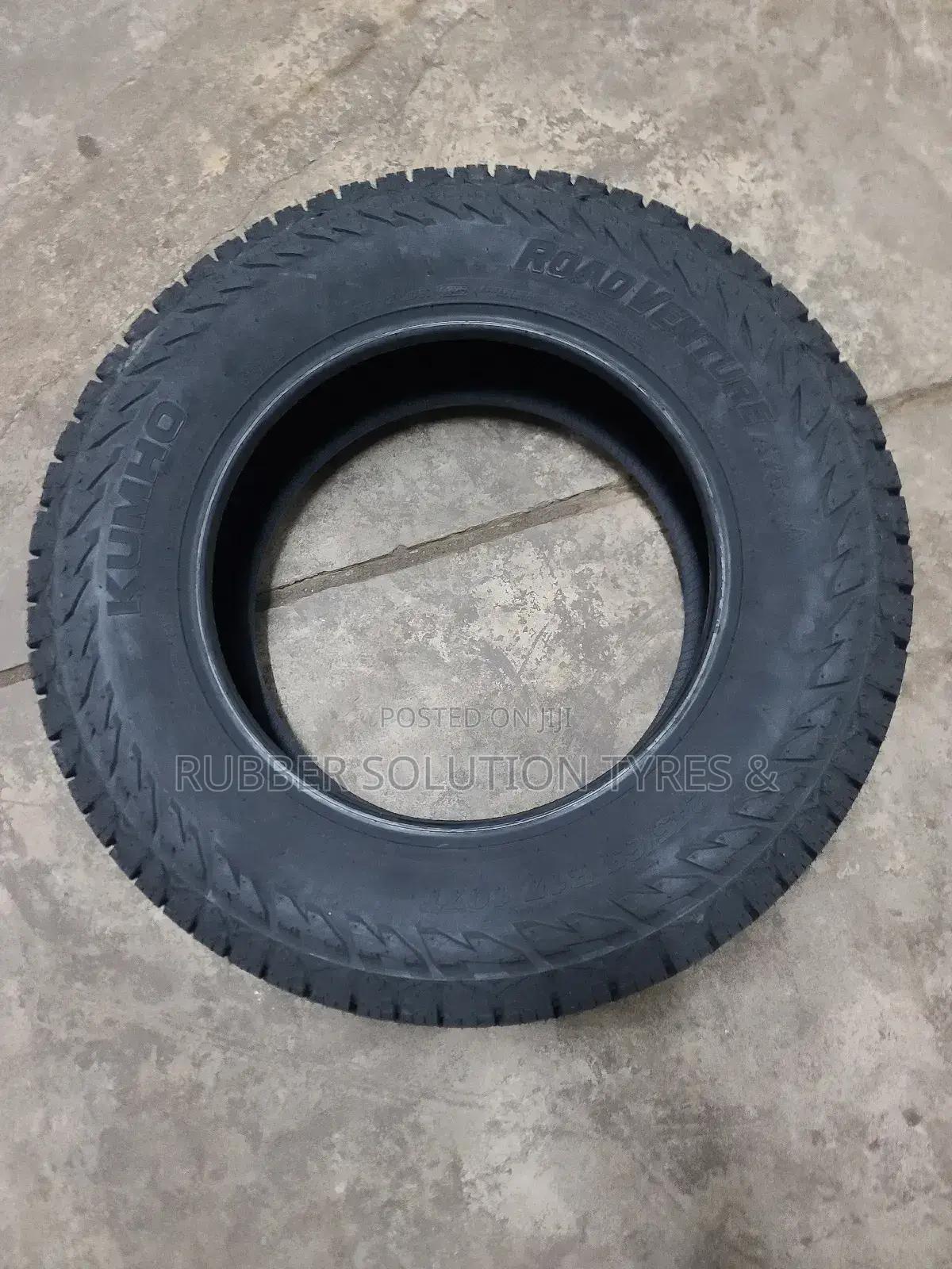 245/65 R17 Kumho Tyres Road Venture a/T52